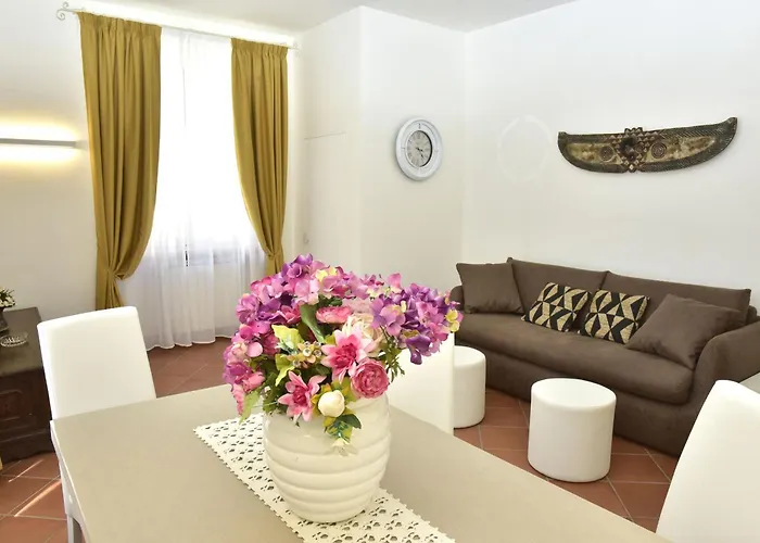 Ecc3ntrico アパート *